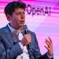 OpenAI首席执行官正与全球投资者洽谈 开始筹划自己制造芯片