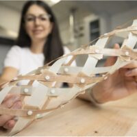 斯坦福大学研制的管状轻质编织天线可取代笨重又昂贵的临时天线