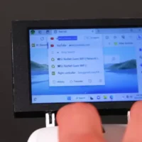 DIYer把可运行Windows 11的电脑塞进带屏幕的鼠标里