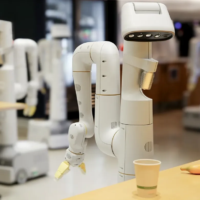 Google概述了利用视频和大型语言模型训练机器人的新方法