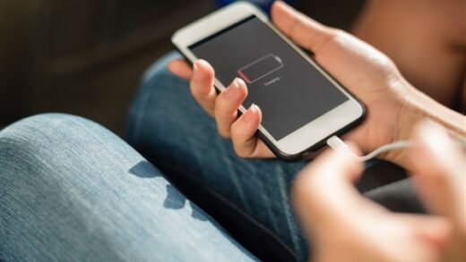 充电时先插手机还是充电器 手机正确充电方式一文看懂