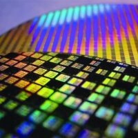 Intel CEO谈中国半导体现状：现有工具最多生产7nm芯片 落后10年