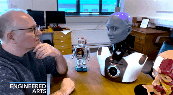 “最像人的机器人”又进化了！会看会分辨、还能学海绵宝宝说话