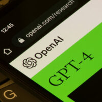 OpenAI 悄悄升级 ChatGPT：可在对话中调用不同的自定义聊天机器人