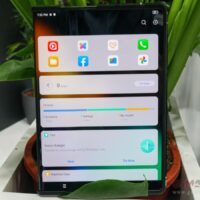 [多图]传音在MWC展示可卷曲手机原型、更好的可折叠手机UTG和变色技术