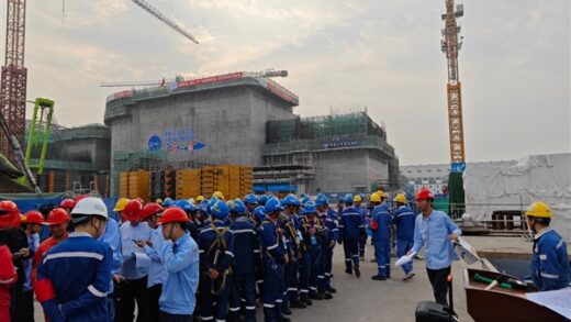 全球首个商用核电小型堆！“玲龙一号”外穹顶今日吊装成功