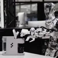 只用 13 天，OpenAI 做出了能听、能说、能自主决策的机器人大模型