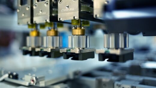 第一次高NA EUV！Intel 14A工艺密度提升20% 能效提升15%！