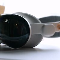 苹果 Spatial Persona 初体验：支持 5 人虚拟聊天、看视频、“开黑”玩游戏