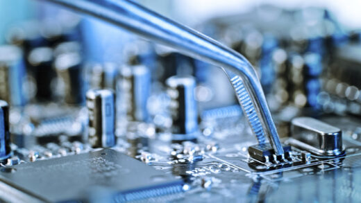 美国与欧盟计划借助 AI 寻找半导体生产中“永久化学品”PFAS 替代品
