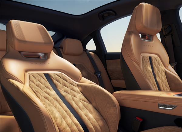 换深蓝SL03 后驱长安马自达EZ-6亮相:纯电/增程双动力