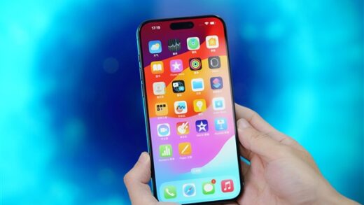 苹果“史诗级”更新！曝iPhone今年下半年引入AI聊天机器人