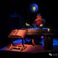 全网首测迪士尼VR魔法地板，360度原地行走环游地球！