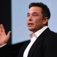 揭秘马斯克日常：早上必吃甜甜圈、出门纠结开哪辆车