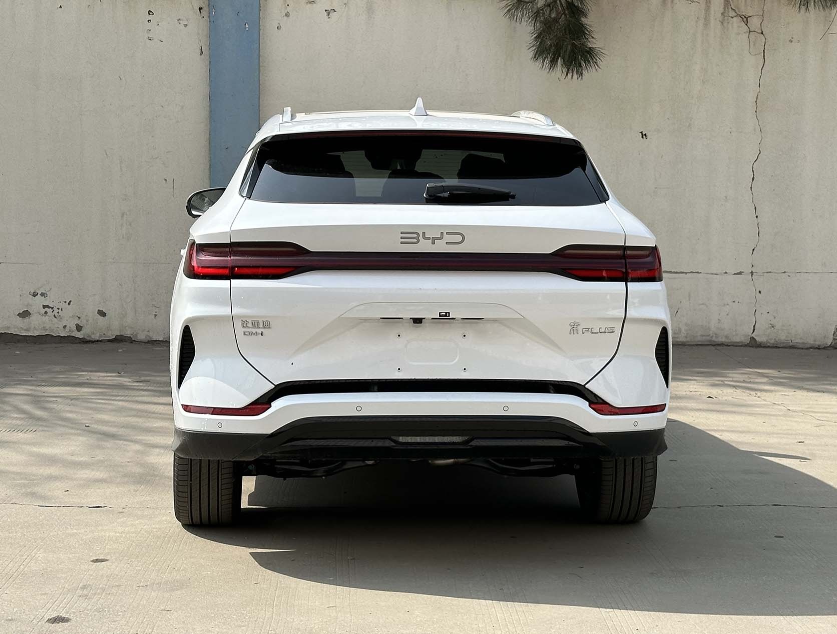 新款比亚迪宋 PLUS DM-i 车型完成申报:尾标调整,换装新发动机