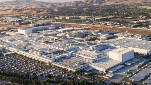 特斯拉第 300 万辆量产车下线，弗里蒙特 / 内华达超级工厂共担荣誉