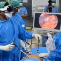 苹果 Vision Pro 头显受医生追捧，已辅助其完成 30 多台外科手术