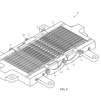 苹果折叠屏 iPhone 新专利获批，探索向内 / 向外双向折叠