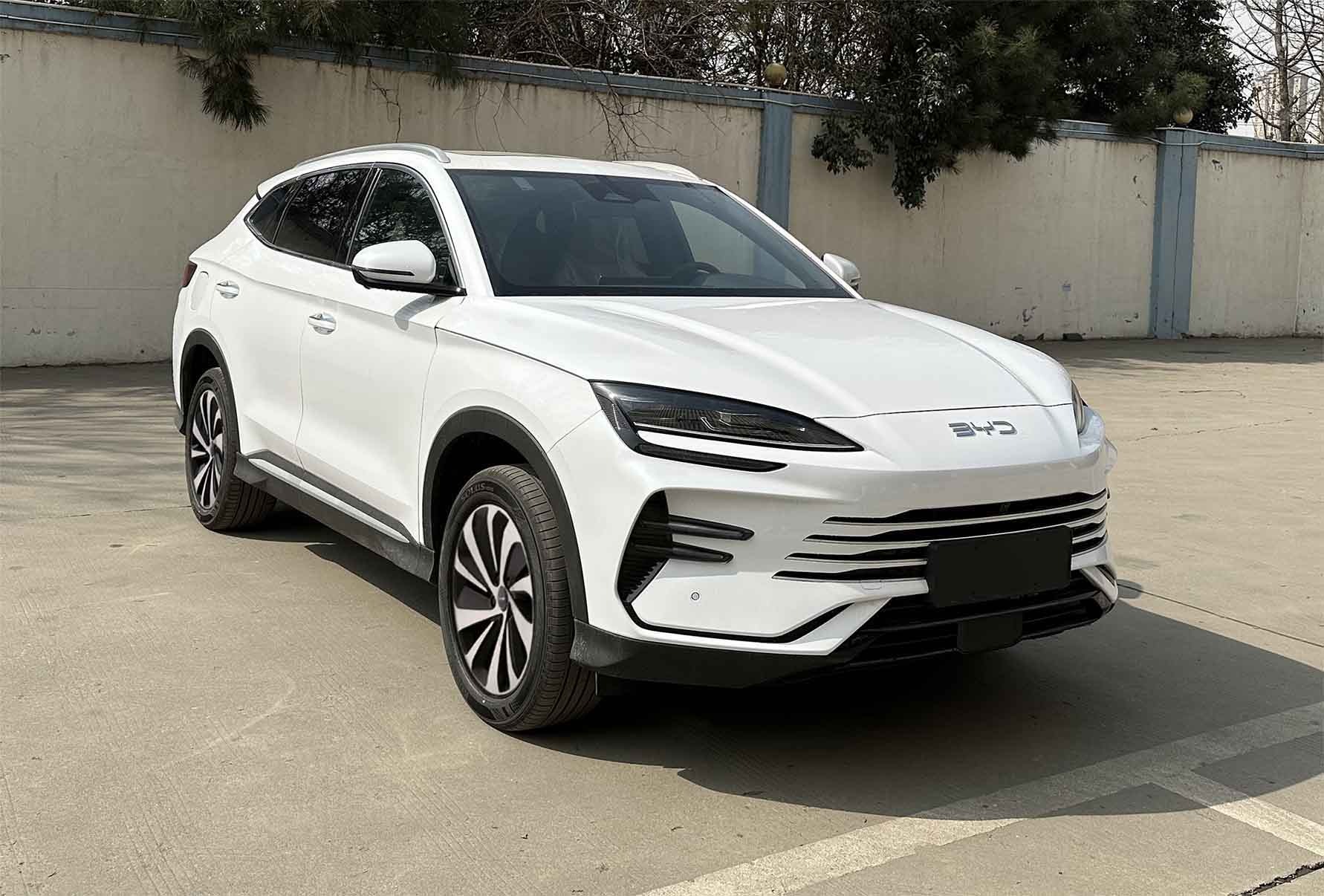 新款比亚迪宋 PLUS DM-i 车型完成申报:尾标调整,换装新发动机