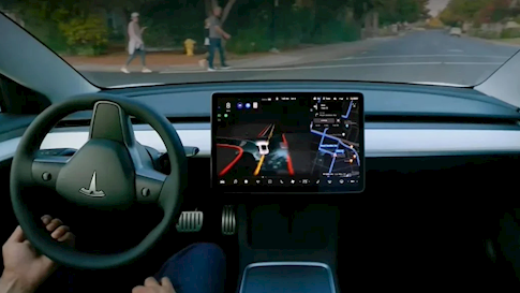 特斯拉Robotaxi发布在即：改装版Model 3测试车首次现身