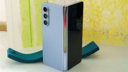 三星抢先苹果推Slim机型！Galaxy Z Fold6 Slim现身