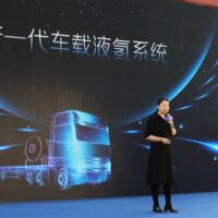 中国第一款百公斤级车载液氢诞生！重卡能跑1000+公里