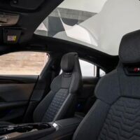 零百加速 2.5 秒，奥迪最强公路车 RS e-tron GT Performance 发布