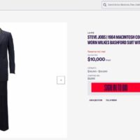 乔布斯 1984 年在 Macintosh 广告中所穿西装将被拍卖，预估成交价高达 3 万美元