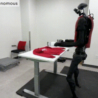 “HumanPlus”机器人问世：可模仿人类动作弹钢琴、叠衣服，基于中国公司平台