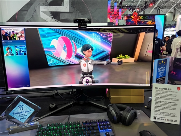 微星电竞显示器两大世界第一!真AI开上帝视角、曲面双模