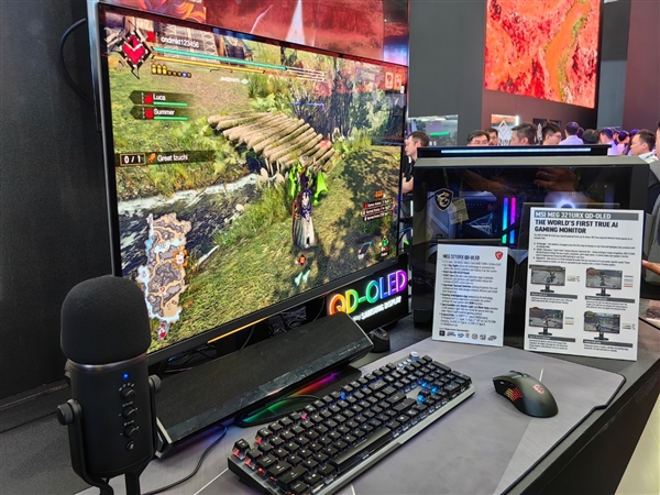微星电竞显示器两大世界第一!真AI开上帝视角、曲面双模