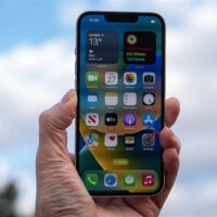 iPhone迈入AI时代！苹果要对Siri动大手术