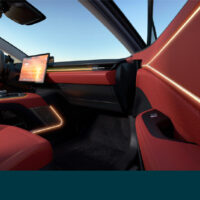 一汽丰田新款纯电轿跑试装下线，bZ3 家族式设计风格