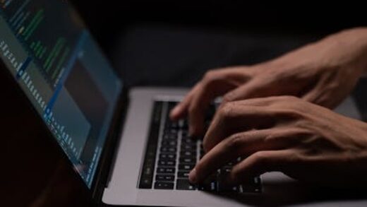 防不胜防：黑客可利用 AI 通过 HDMI 线远程窃取屏幕信息