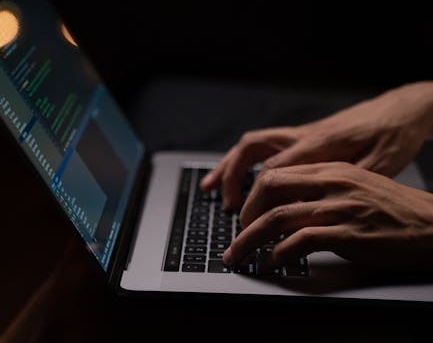 防不胜防:黑客可利用 AI 通过 HDMI 线远程窃取屏幕信息