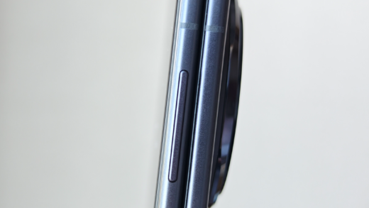 荣耀 Magic V3 实拍！打破 Magic V2 9.9mm 轻薄纪录