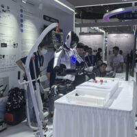 在2024世界人工智能大会，比ChatGPT更火的是人形机器人