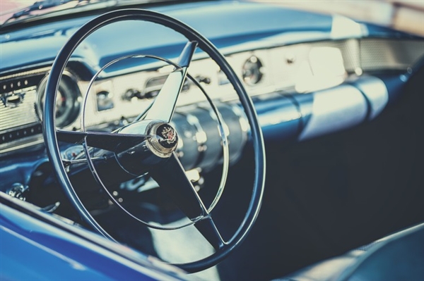 到底谁抢谁饭碗 网友吵翻!无人驾驶、人类网约车成本对比:一目了然