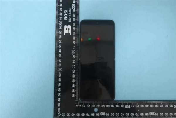 小米首款小折叠！MIX Flip真机现身：背部没有徕卡标