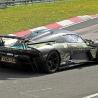 阿斯顿・马丁 Valhalla AMR 赛车曝光：1012 匹马力、90 秒换油