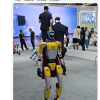 人形机器人进入量产阶段，价格已降至 10 万元以内