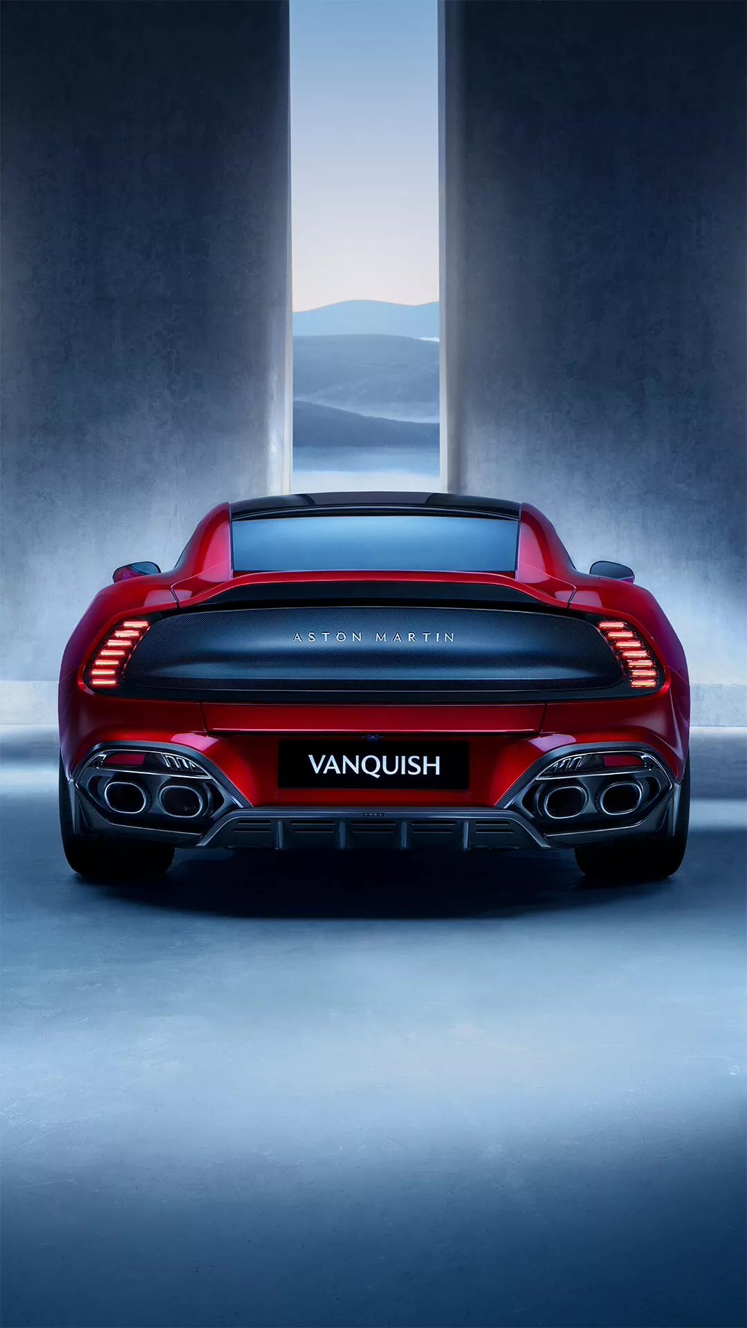 Vanquish 超跑亮相:阿斯顿-马丁最快量产车,最高时速 214 英里 / 小时、0-60 英里 / 小时加速 3.2 秒