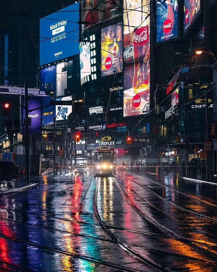 商场里如何拍出有趣的照片