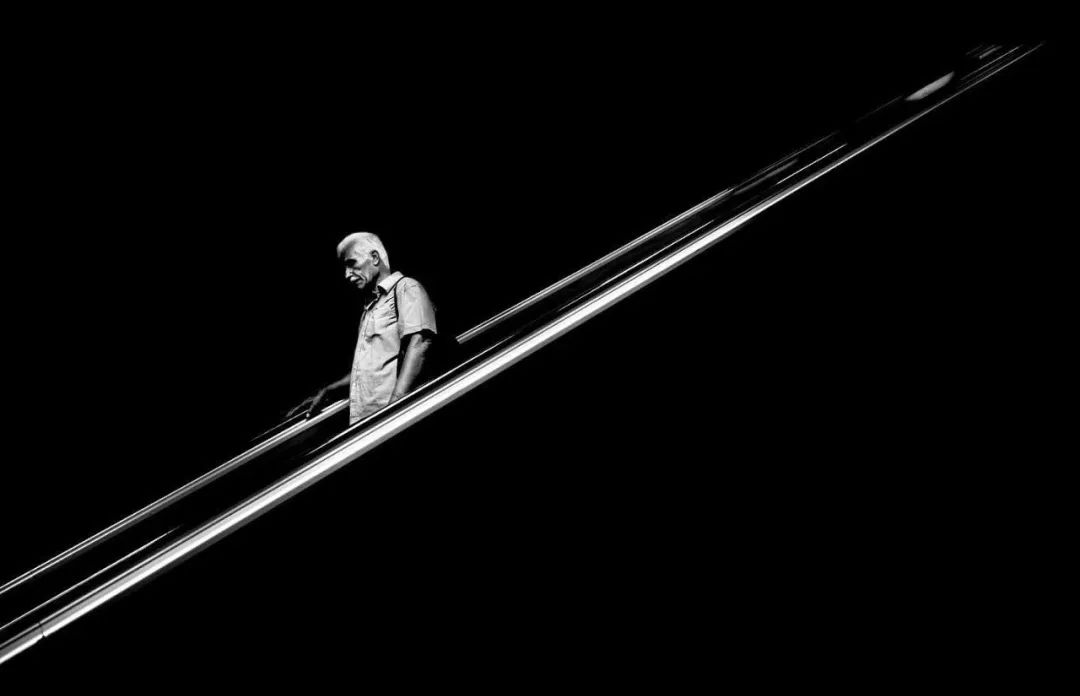 商场里如何拍出有趣的照片