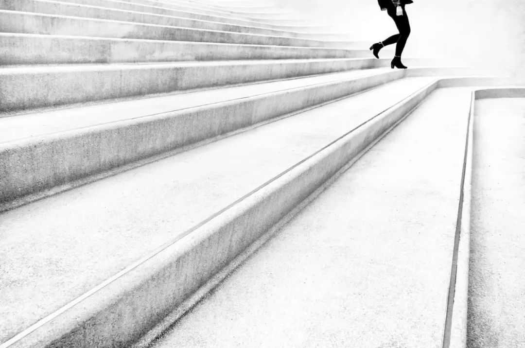 商场里如何拍出有趣的照片