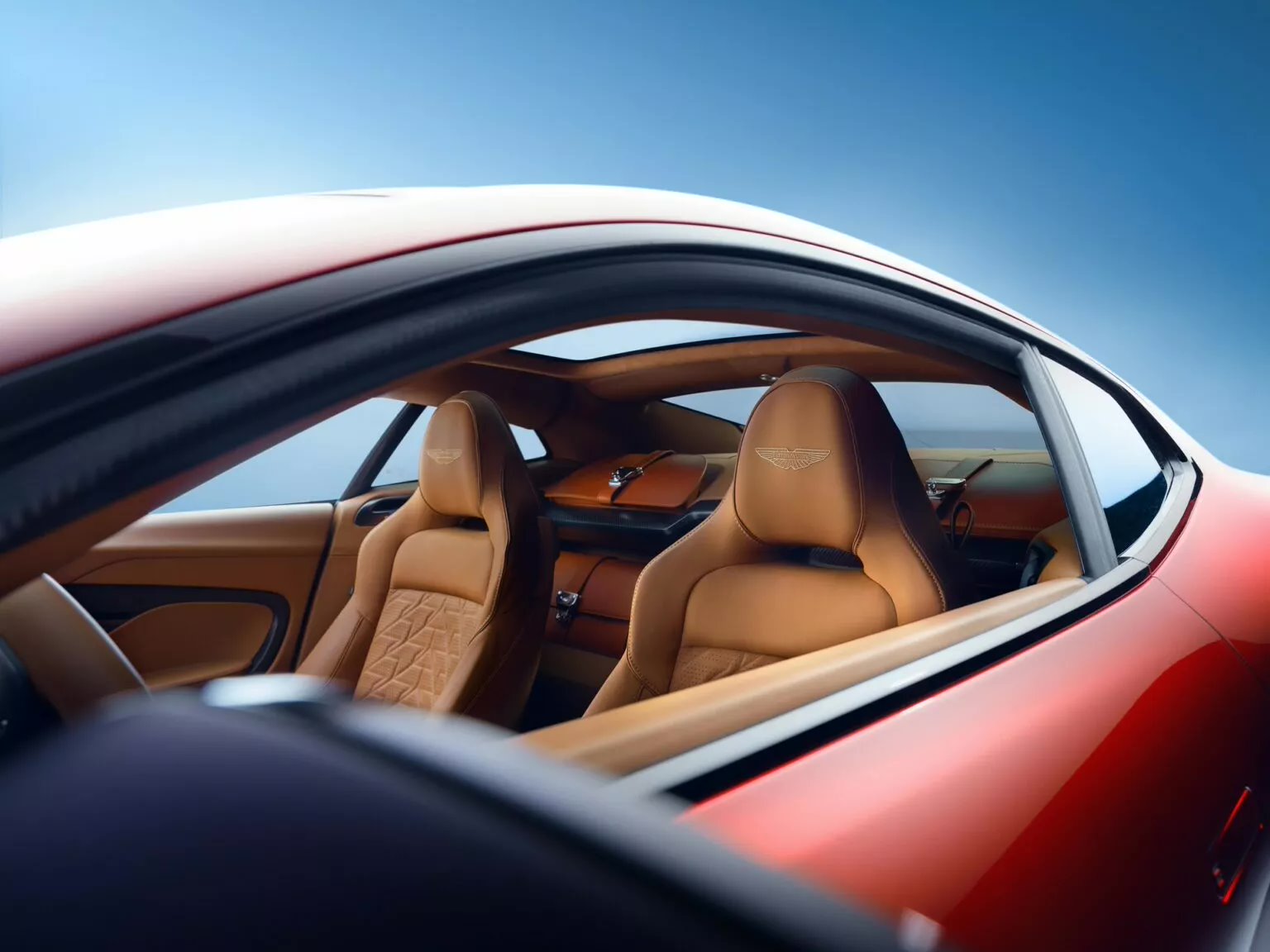 Vanquish 超跑亮相:阿斯顿-马丁最快量产车,最高时速 214 英里 / 小时、0-60 英里 / 小时加速 3.2 秒