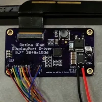 中国玩家把旧版 2012 Retina iPad 变成便携式显示器