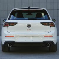 新款大众高尔夫 GTI 正式下线，前脸更凌厉