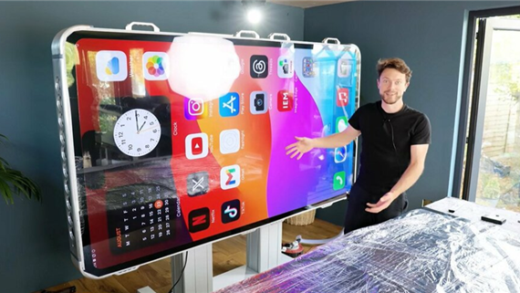 创吉尼斯世界纪录！2米高巨型苹果iPhone 15 Pro Max亮相：88英寸自由操作