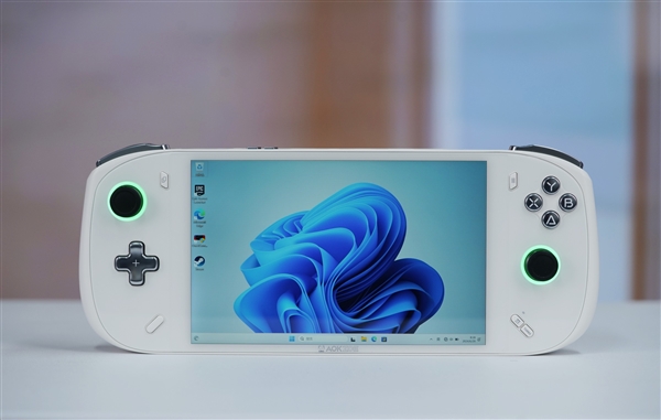 全球第二款酷睿Ultra掌机！AOKZOE A2 Ultra图赏